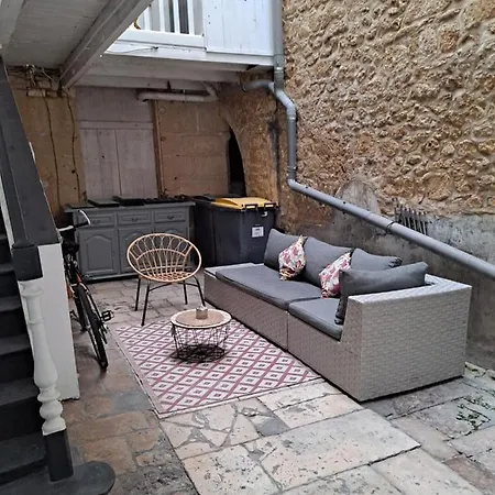 Studio Renove Et Patio Pour Velo *