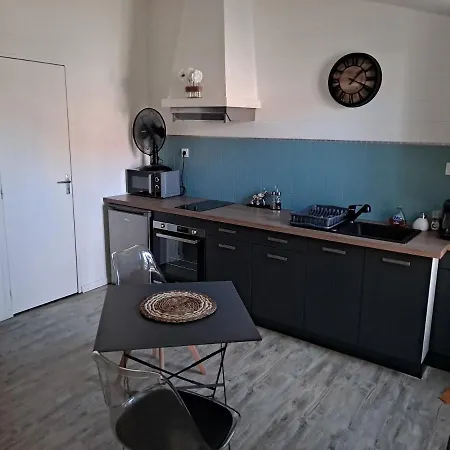 Studio Renove Et Patio Pour Velo Rochefort (Charente-Maritime)